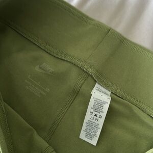 Nike workout capris